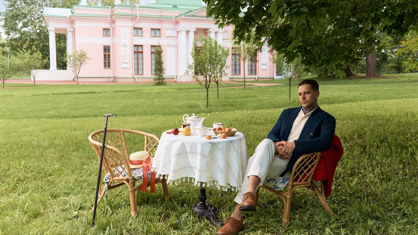 Дворянский стиль- как Милош Бикович стал лицом новой кампании «Усадеб Москвы» обложка