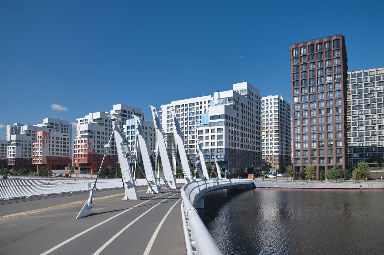 город на реке 3