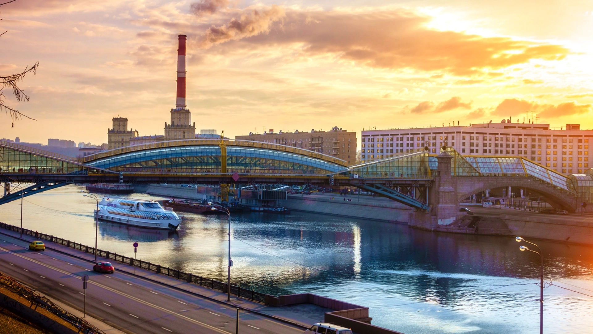 Сделать селфи на мосту Богдана Хмельницкого