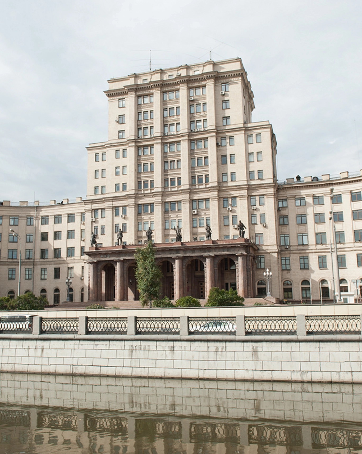 Слободской дворец