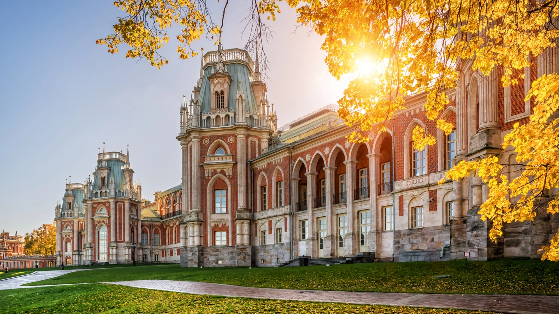 Solar tree near the Tsaritsyno palace in Moscow in golden autumn